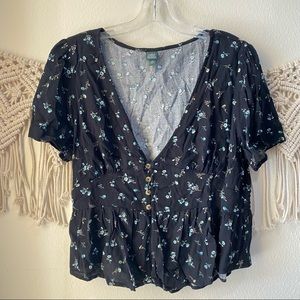 Wild Fable Black Floral Top Deep V Neck Button Snitched Waist size XXL